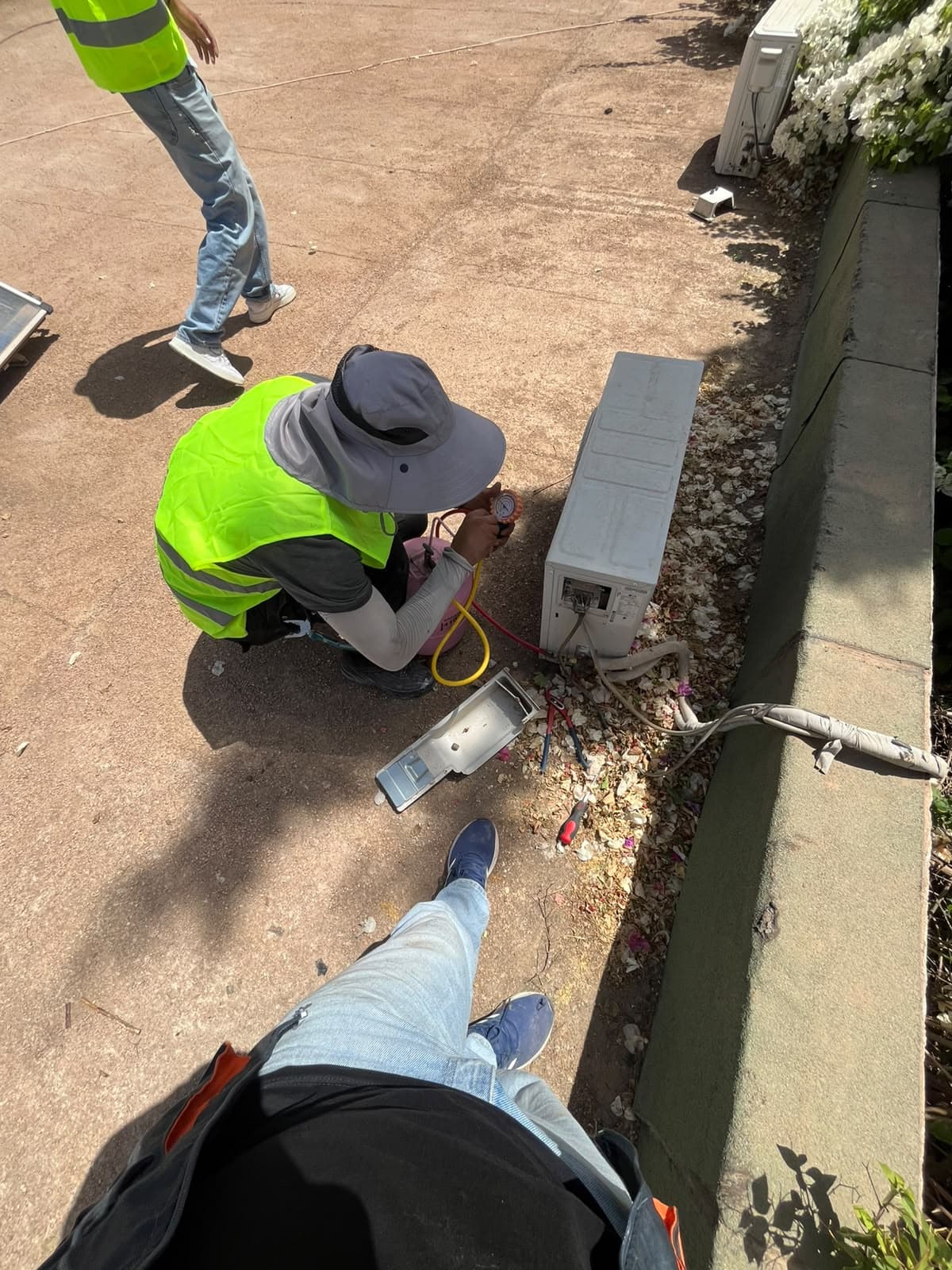 Techniciens GTI en intervention sur chantier